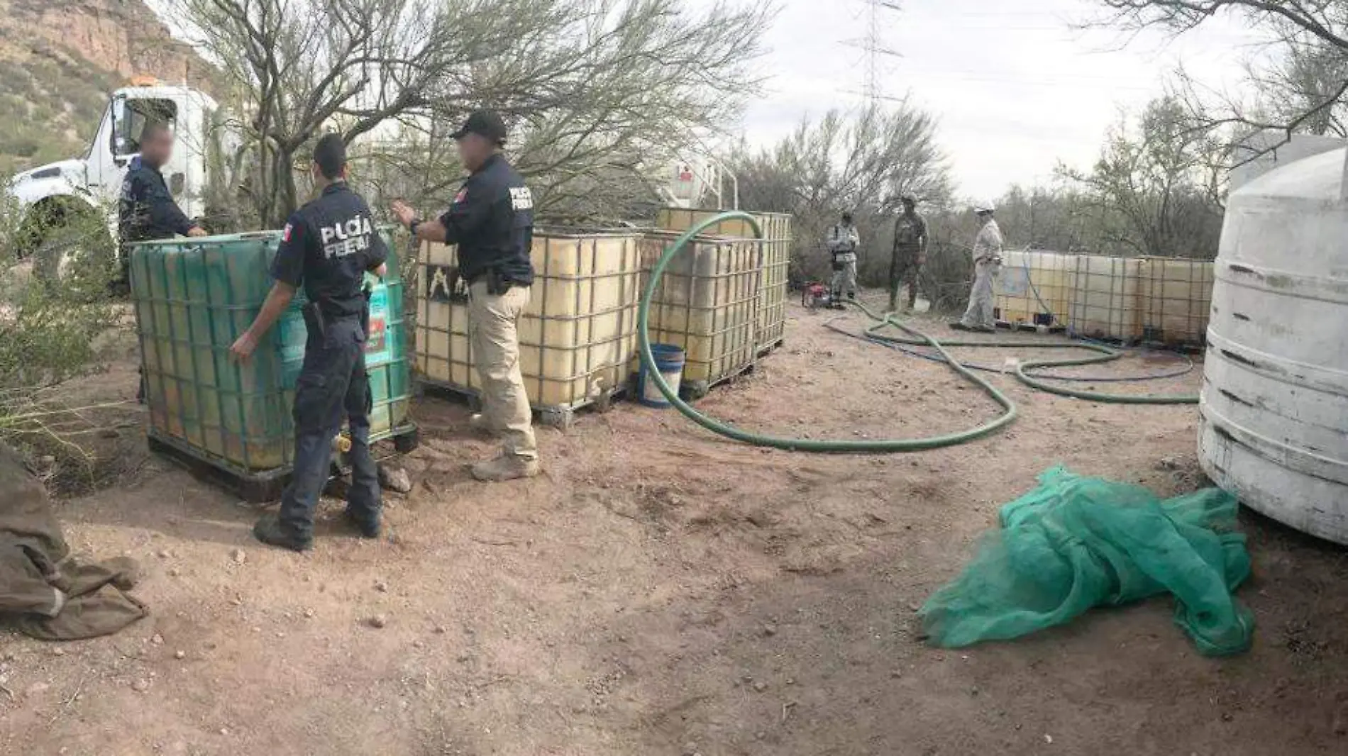 Policía Huachicoleo Bidones